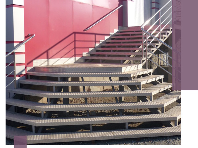 Лестницы для магазина в Городце — изготовление и монтаж