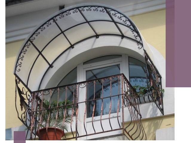 Козырьки над балконом в Городце — изготовление и монтаж